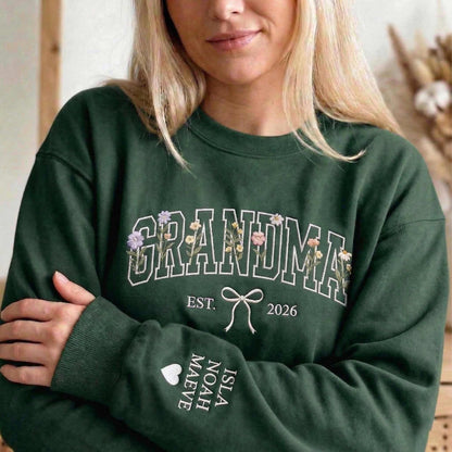 Custom Text Mama Floral Embroidered Sweatshirt – Personalized EST Year – Custom Name Sleeve – Cozy Gift for Mom