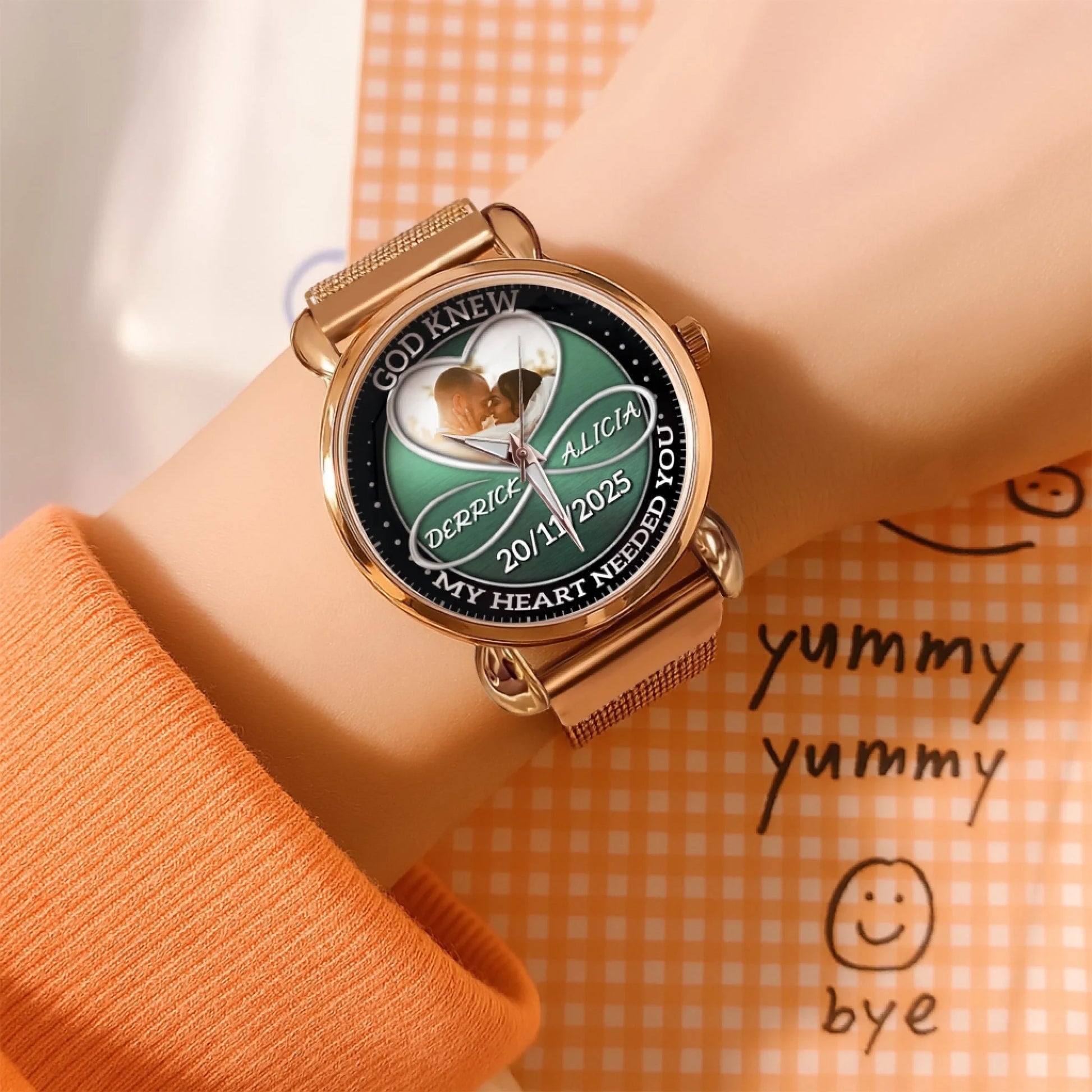 Mockup Mesh Strap Quartz Watch 2