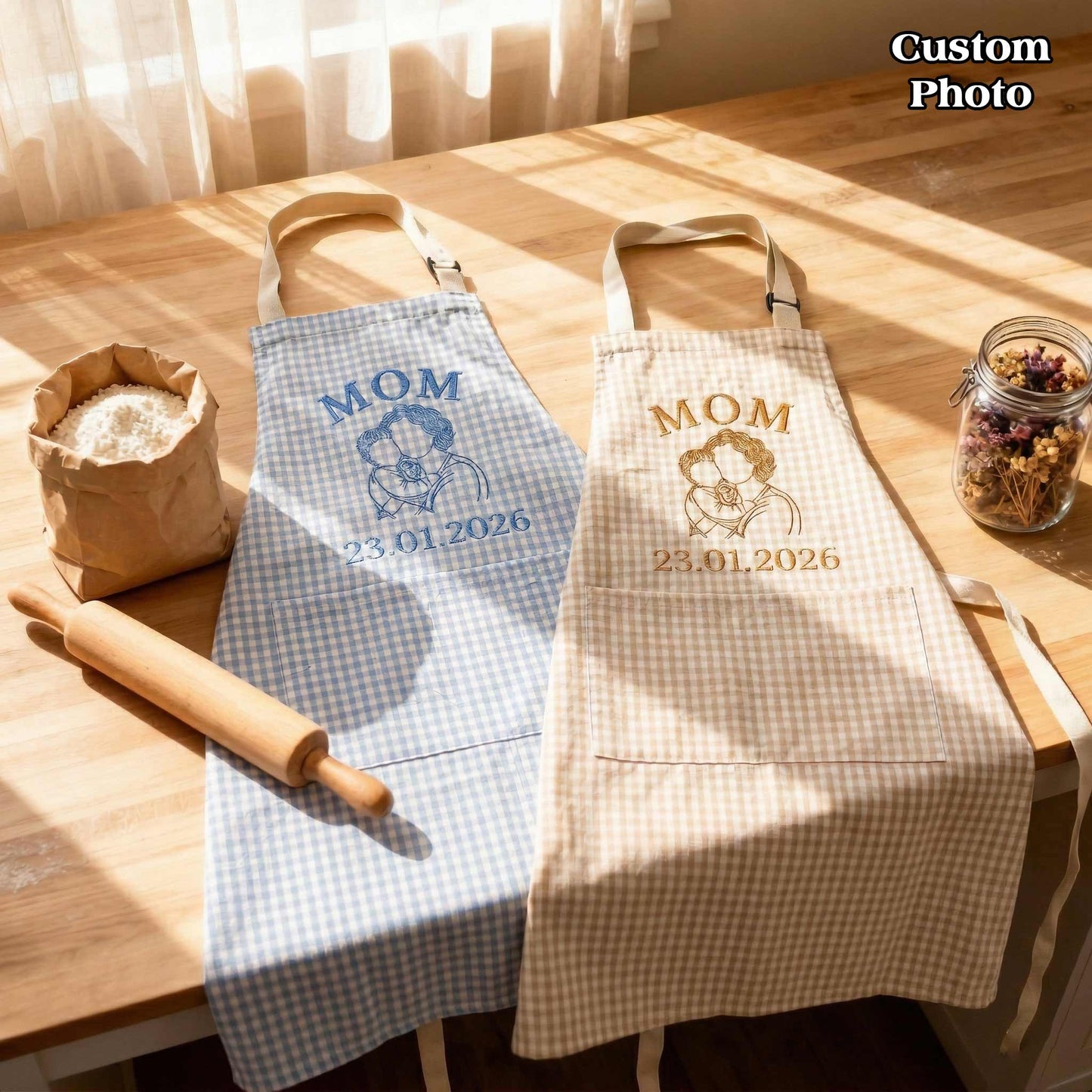 Personalized “MOM” Linen Apron – Custom Embroidered Gift for Mother