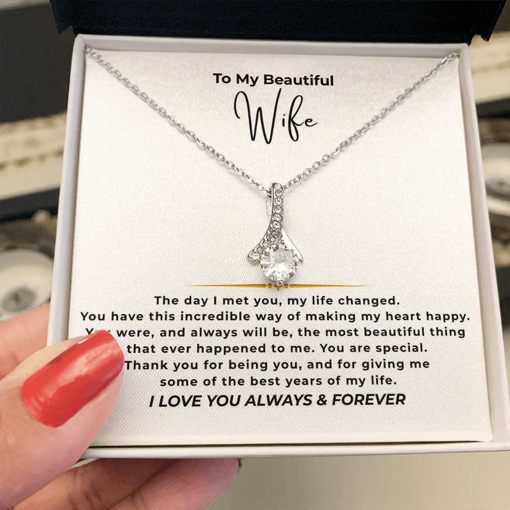 To My Beautiful Wife Interlocking Hearts Necklace